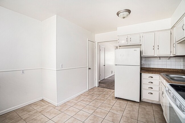 Building Photo - **$0 Application Fee for August!** Charmin...