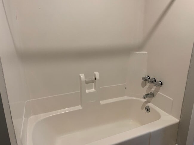 Building Photo - 4416