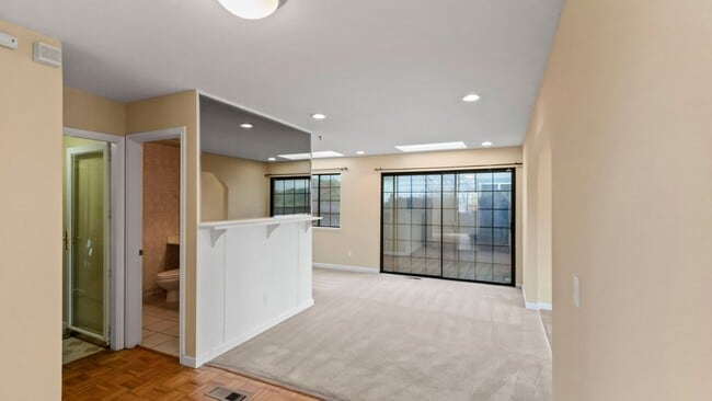 Building Photo - BEAUTIFUL HOME IN THE GLEN COVE AREA  OF VALLEJO WITH VIEWS OF THE BAY