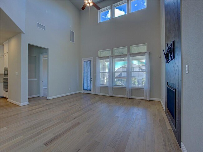 Building Photo - 425 Sitlington Ln