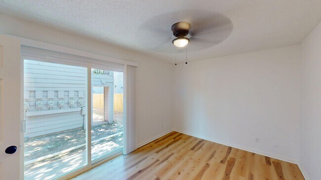 Building Photo - Central Austin One Bedroom Gem – Walk to Central Market!