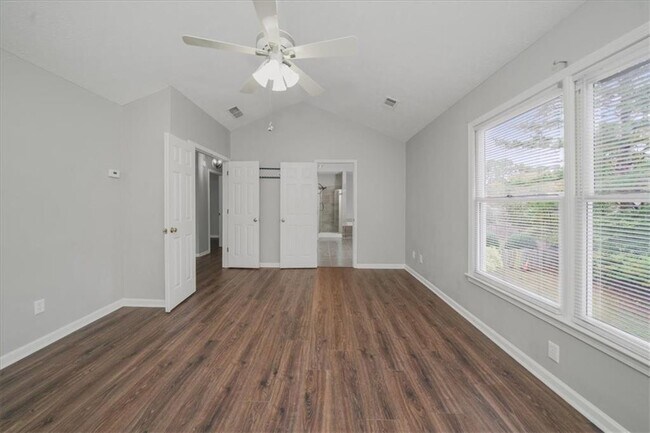Building Photo - 4085 Pineset Dr