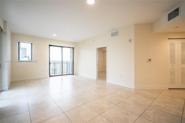 Building Photo - 1091 Galiano St