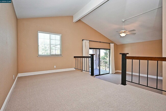 Building Photo - 933 Meadowvale Ct