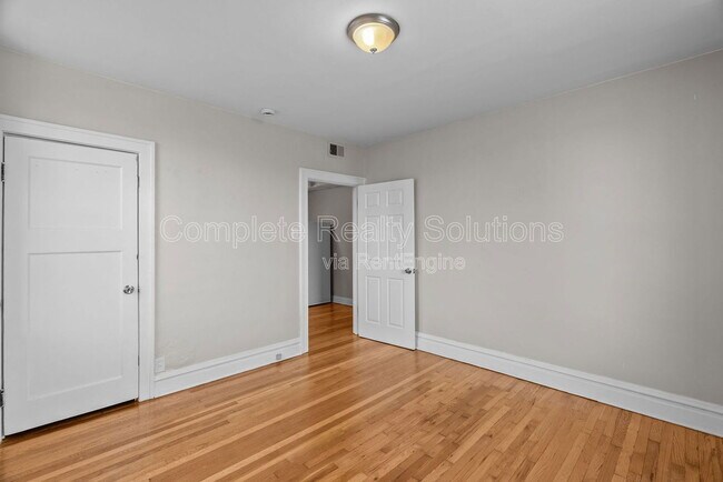 Building Photo - 4175 McRee Ave