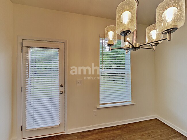 Building Photo - 693 Woodall Rd