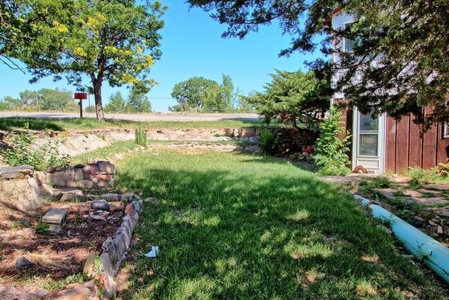 Building Photo - 2 Bed 1 Bath House