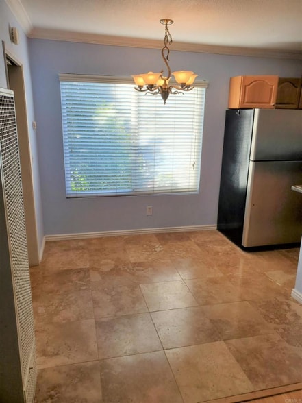 Building Photo - 911 Missouri St