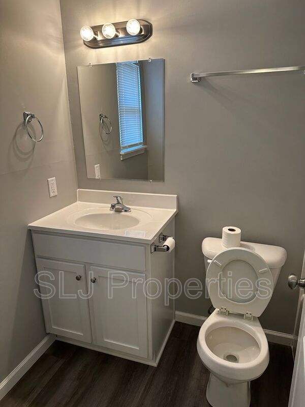 Building Photo - 218 Watt St