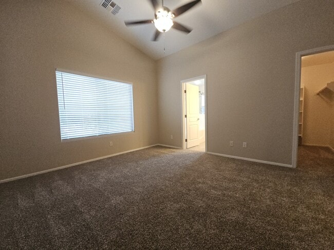 Building Photo - 2569 E Silversmith Trail