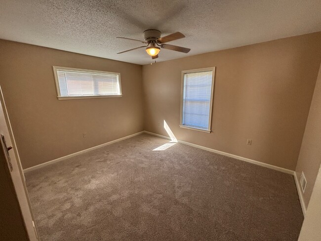 Building Photo - 6341 Wedgewick Cove