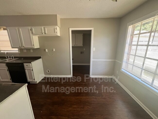 Building Photo - 4386 Sunnyslope Dr