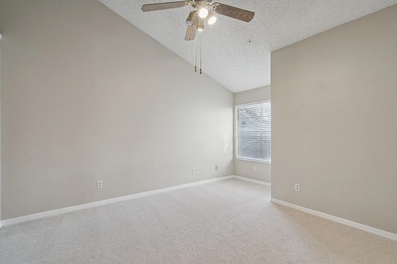 Building Photo - 682 Youngstown Pkwy