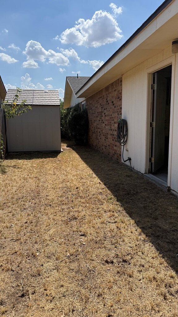 Building Photo - 2602 Wydewood Dr