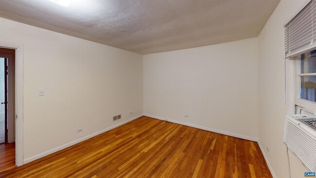 Building Photo - 130 Apple Tree Rd