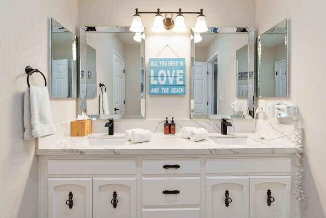 Building Photo - 3460 Carlsbad Blvd