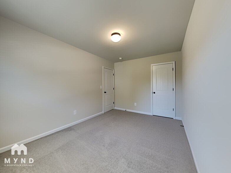 Building Photo - 6063 Oak Bend Ct