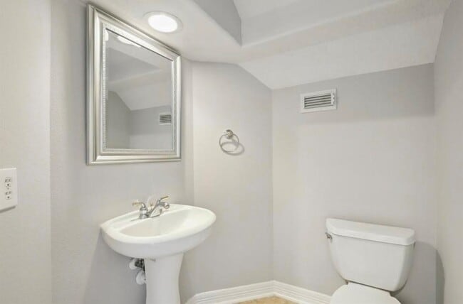 Building Photo - 2203 Centerbrook Ln