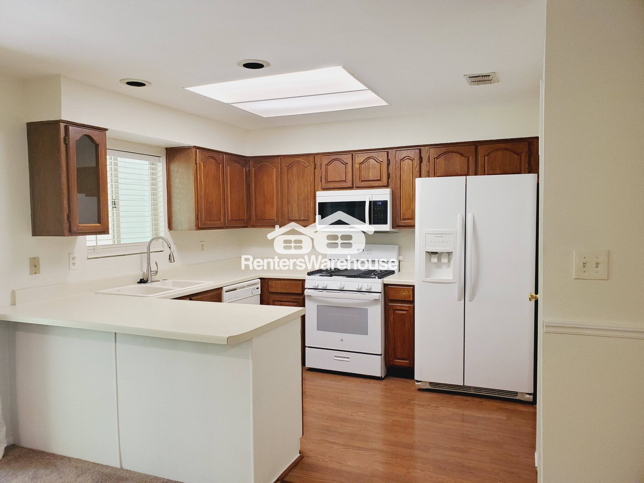 Building Photo - 14 Springhedge Ct St