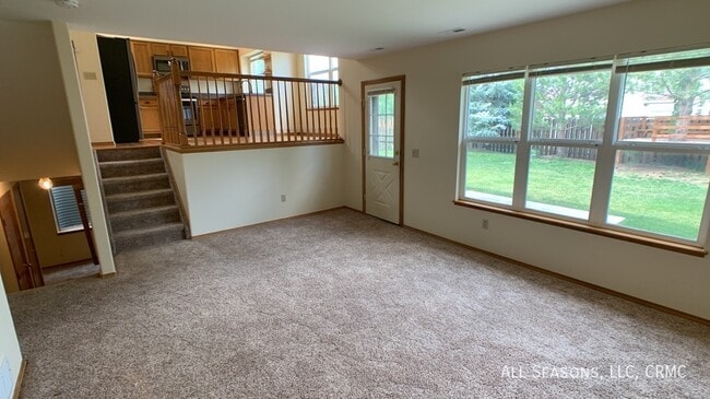 Building Photo - 1334 S Canoe Creek Dr