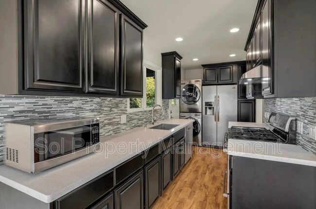 Building Photo - 116 Camellia Terrace