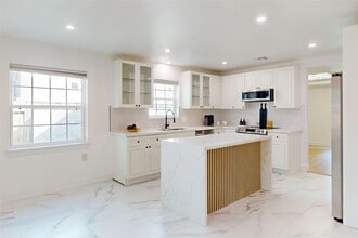 Building Photo - 5731 S Braeswood Blvd