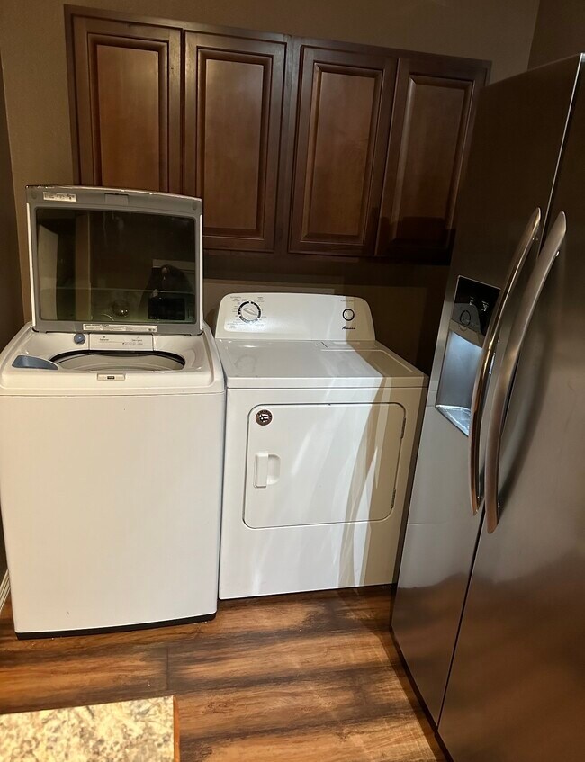 Building Photo - 1649 S State St