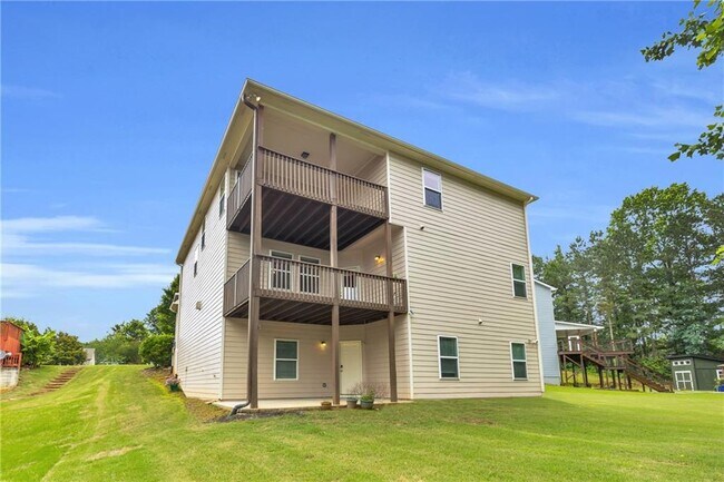 Building Photo - 3295 Carrick Rd