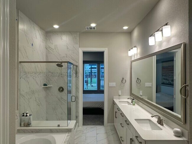 Building Photo - 8409 Soaring Sky Ln