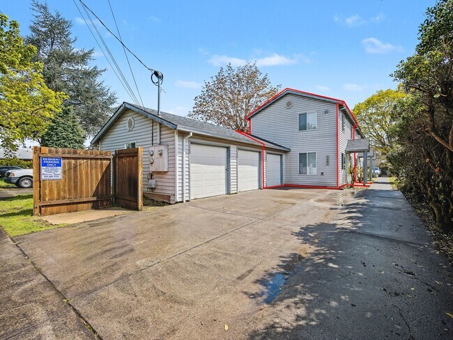 Building Photo - NAVAB02