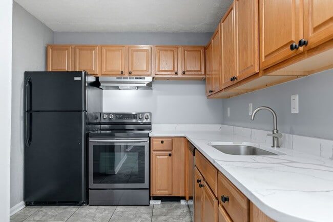 Building Photo - 611 Denton Cir