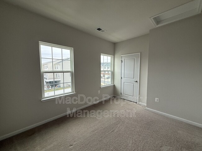 Building Photo - 505 Rolling Valley Dr