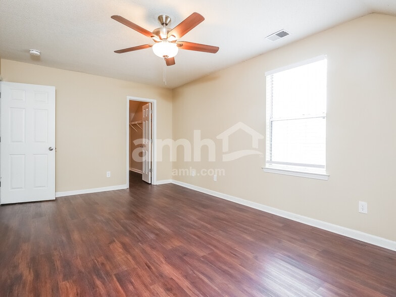 Building Photo - 194 Stoney Xing