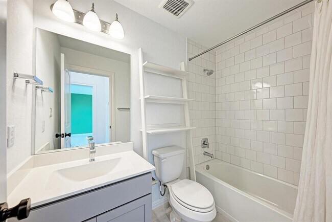 Building Photo - 156 Verdejo Dr