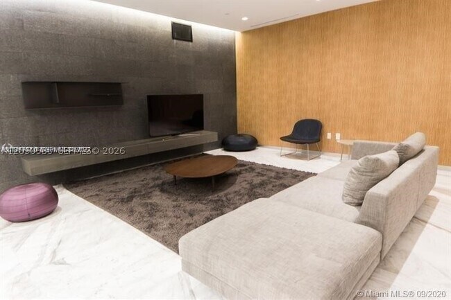 Building Photo - 400 Sunny Isles Blvd