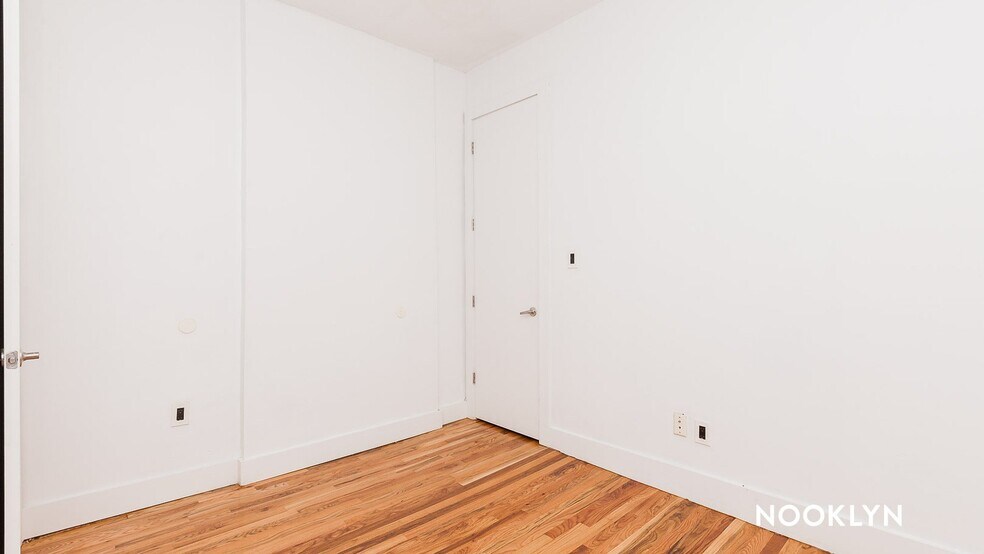 Building Photo - 1154 Gates Ave