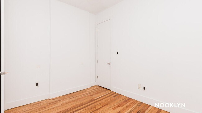 Building Photo - 1154 Gates Ave