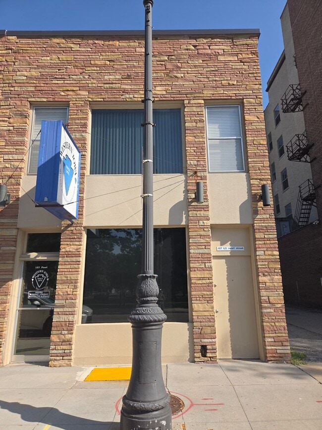 Building Photo - 127 Pearl St