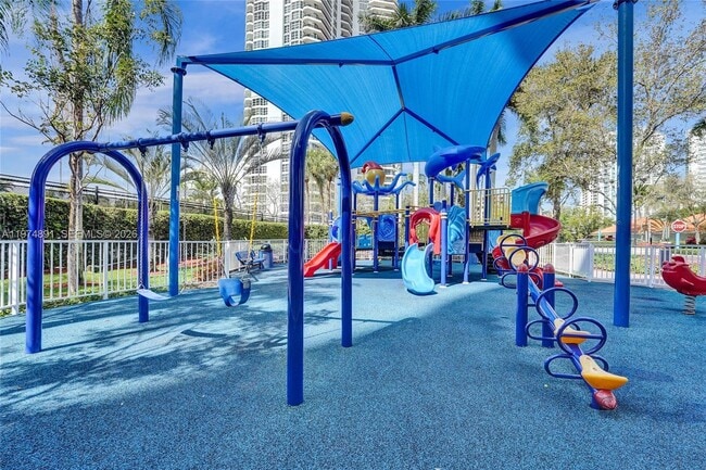 Building Photo - 19101 NE 36th Pl