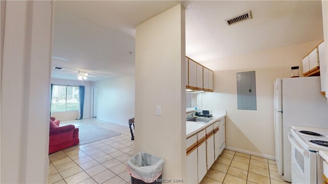 Building Photo - 529 Southwest PKWY Unit 102