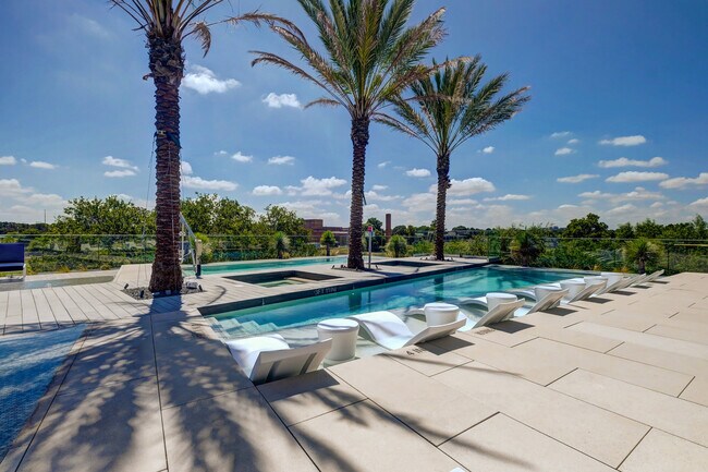 Building Photo - 1301 W Koenig Ln