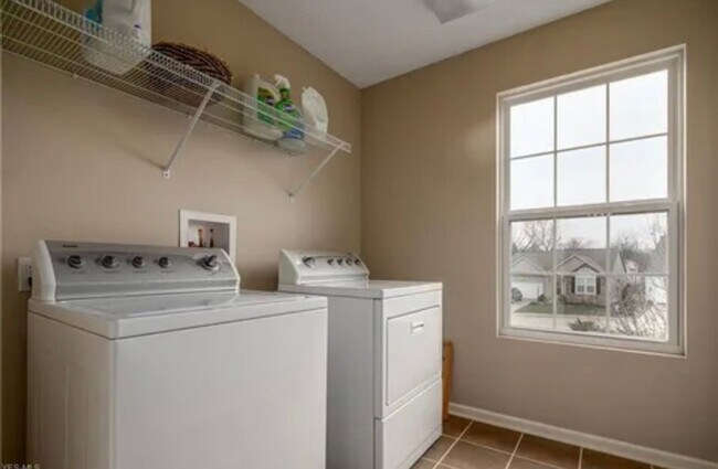 Building Photo - Spacious 3BR House in Brunswick