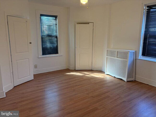 Building Photo - 7058 Saybrook Ave
