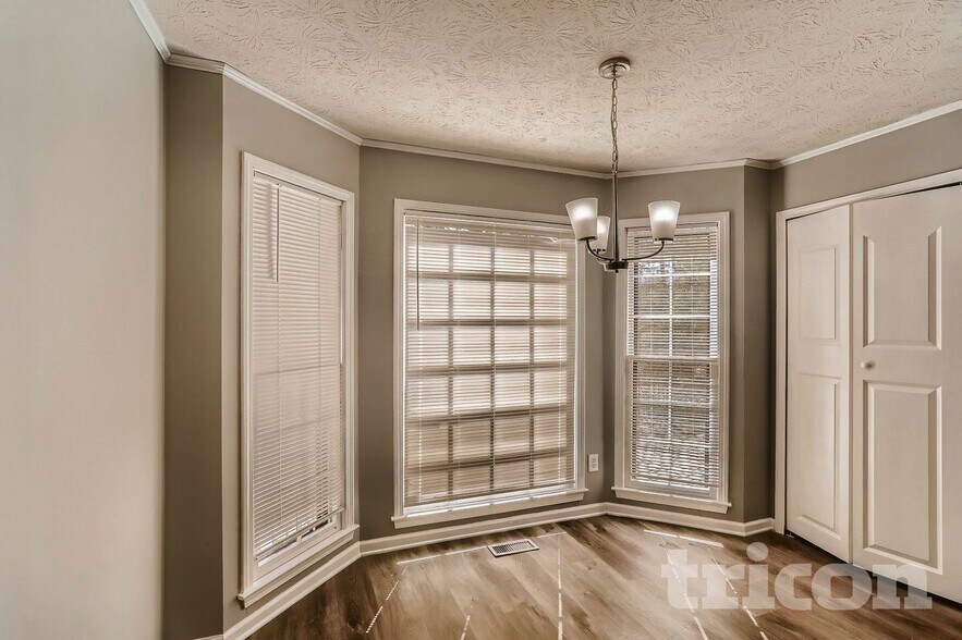 Building Photo - 4809 Glenwhite Dr