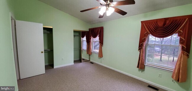 Building Photo - 848 Bayridge Dr