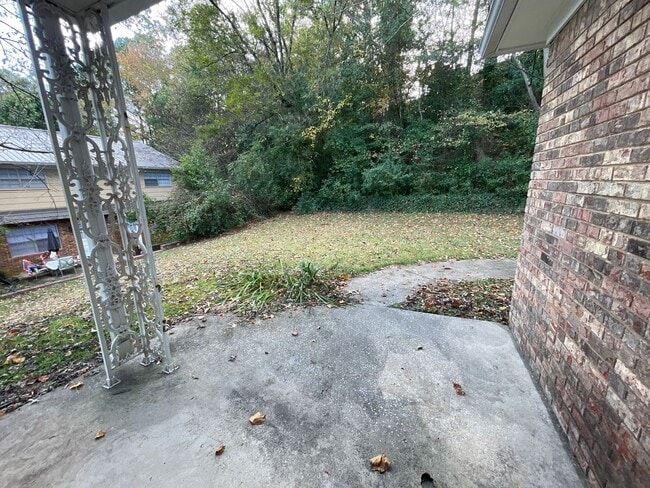 Building Photo - Chapel Hill Rd Townhomes