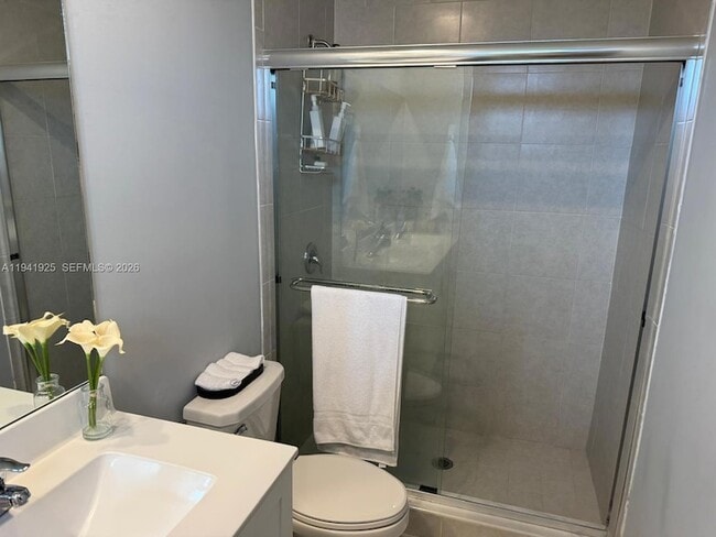 Building Photo - 887 NE 211th St