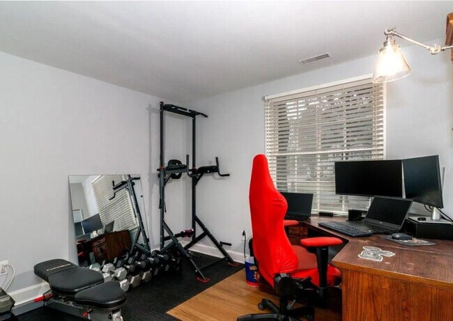 Building Photo - 7417 Shadowlake Dr