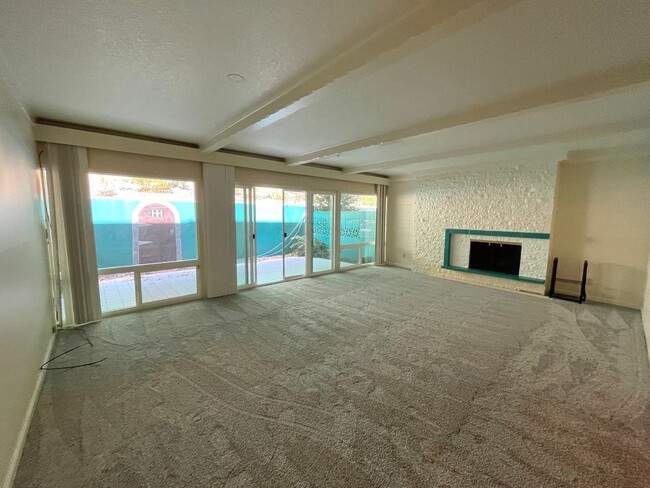 Building Photo - Comfortable Raleigh Park Plaza Condo with ...