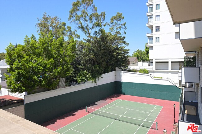 Building Photo - 10535 Wilshire Blvd